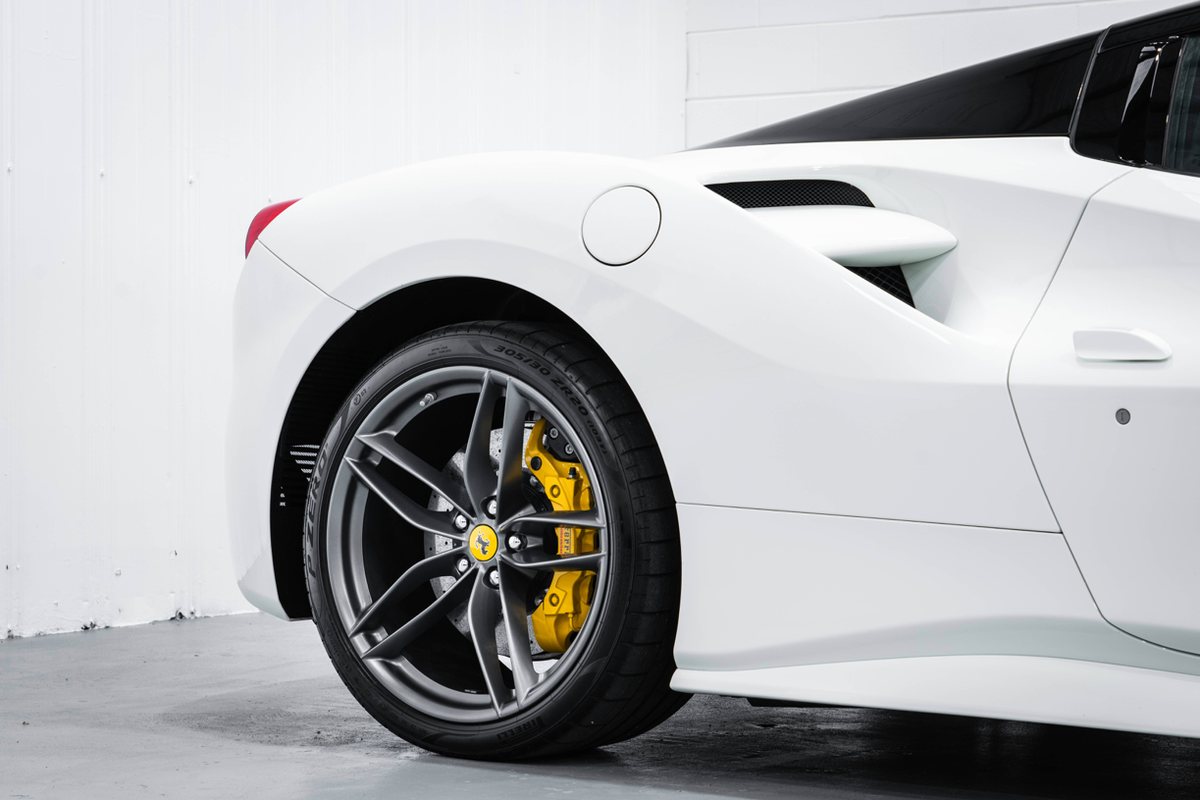 Rear wheel and air intake