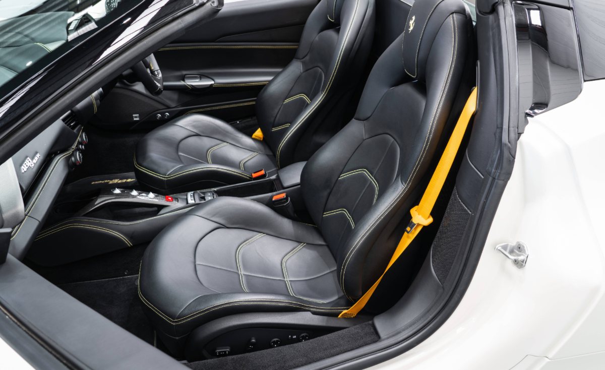 Cabin, Nero leather
